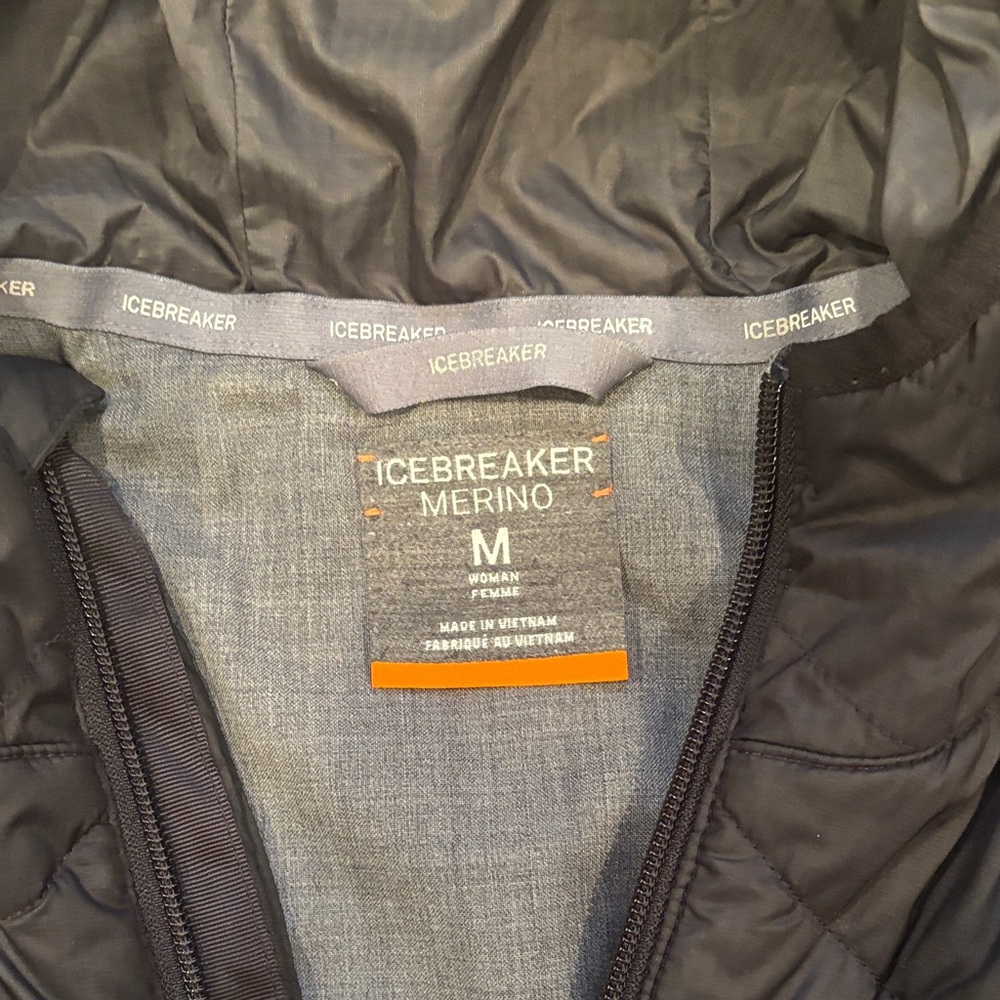 Icebreaker Women's Black Quilted Puffer Coat - Picture 4 of 9